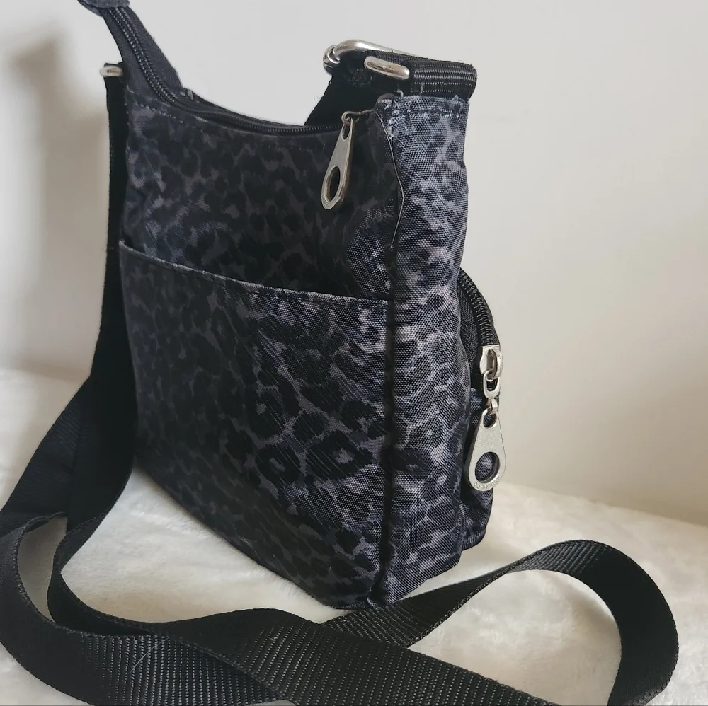 Baggallini Joey Black Gray Charcoal Cheetah Mini Crossbody Bag Purse